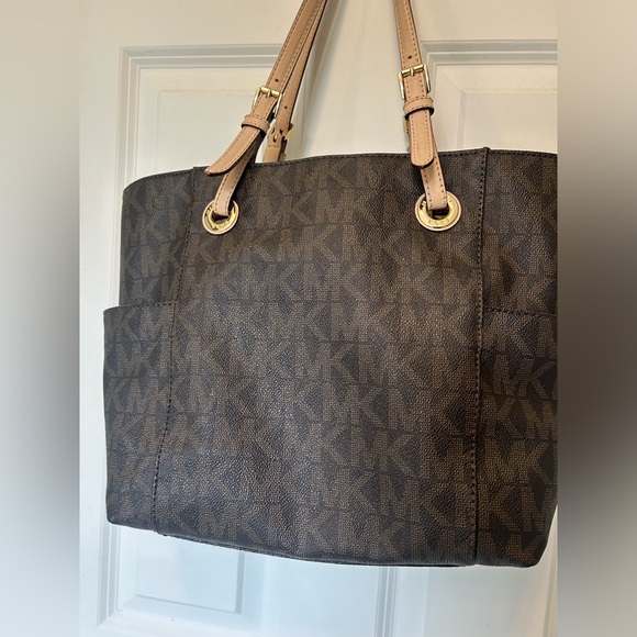 Michael Kors handbag - Picture 4 of 13